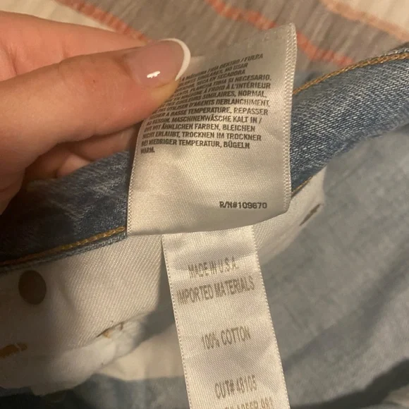 Agolde Riley High Rise Crop in Shatter Color - Picture 5 of 9